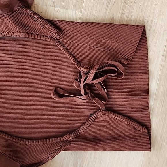 Artr Women's Avery Puff-Sleeve Open-Back Top size large and xl brown - Picture 7 of 7